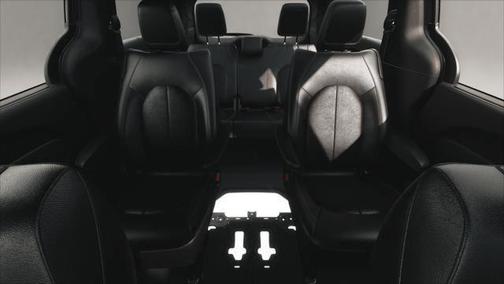 Bright White Clearcoat 2027 Chrysler Pacifica SELECT