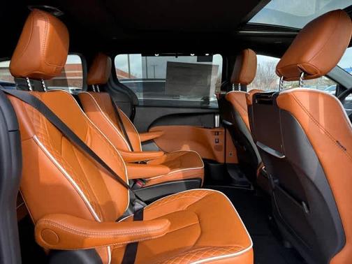 2026 Chrysler Pacifica Pinnacle