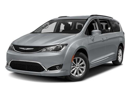 Billet Silver Metallic Clearcoat 2017 Chrysler Pacifica Touring-L Plus