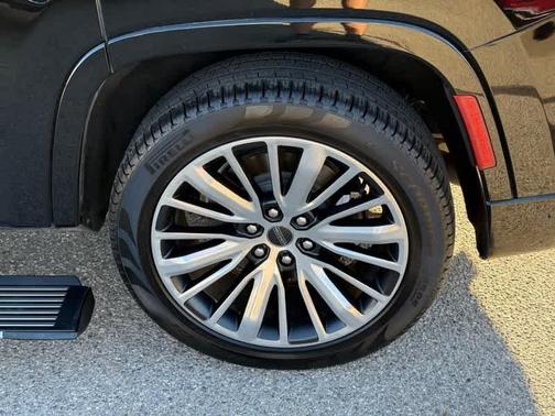 2023 Jeep Grand Wagoneer Series III