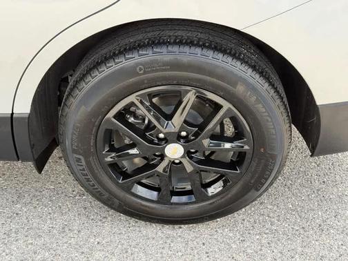 Silver Ice Metallic 2022 Chevrolet Equinox 1LT