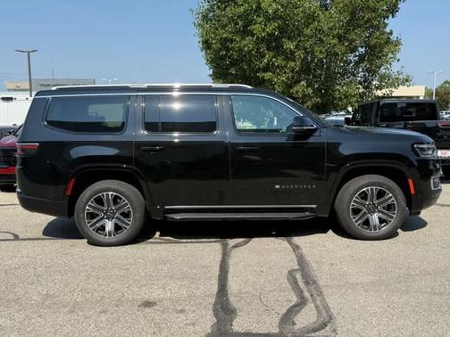 2025 Jeep Wagoneer Base