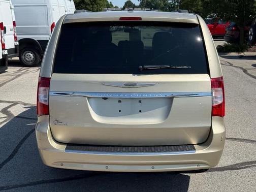 2012 Chrysler Town & Country Touring-L