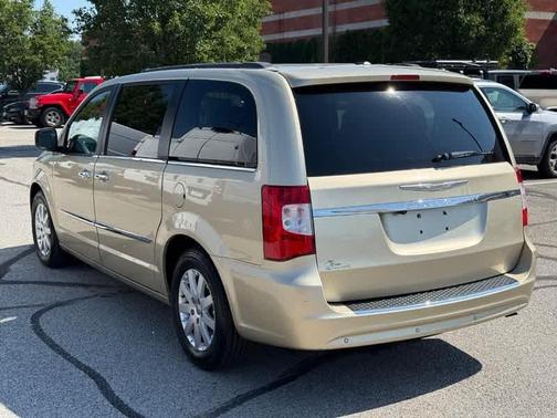 2012 Chrysler Town & Country Touring-L