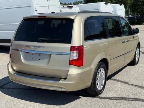 2012 Chrysler Town & Country Touring-L