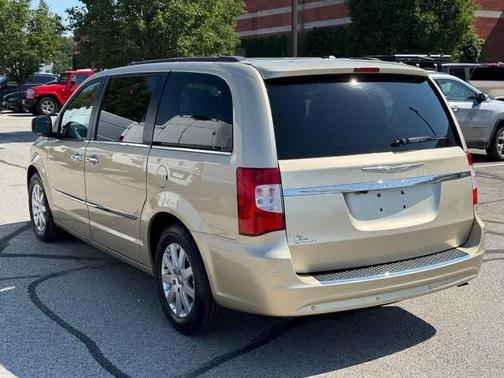 2012 Chrysler Town & Country Touring-L