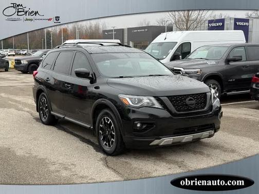 2020 Nissan Pathfinder SV