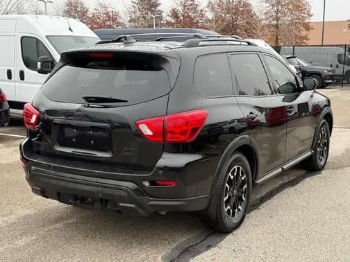 2020 Nissan Pathfinder SV