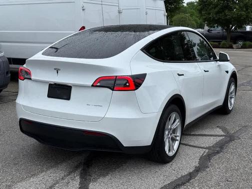 Pearl White Multi 2023 Tesla Model Y Long Range