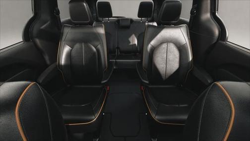 Bright White Clearcoat 2027 Chrysler Pacifica LIMITED