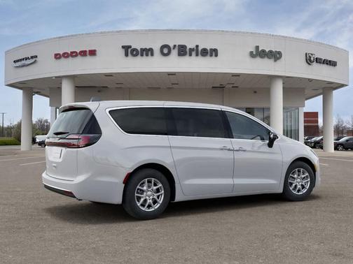 Bright White Clearcoat 2027 Chrysler Pacifica SELECT