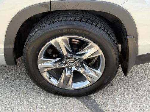 2018 Toyota Highlander Limited Platinum