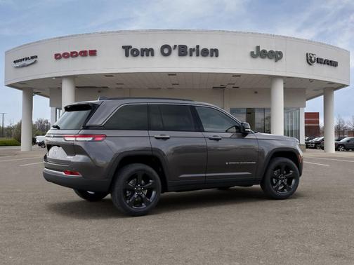 Metallic 2026 Jeep Grand Cherokee Limited 4x4