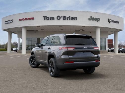 Metallic 2026 Jeep Grand Cherokee Limited 4x4
