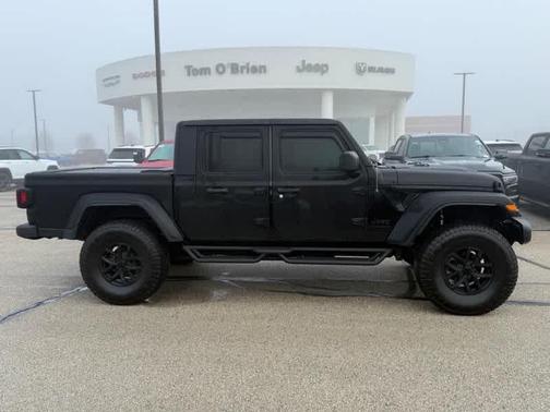 2022 Jeep Gladiator Sport