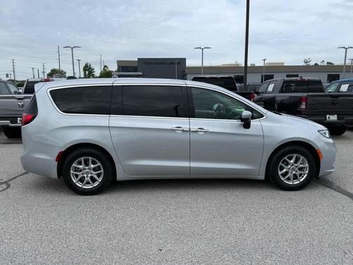 Silver Mist Clearcoat 2023 Chrysler Pacifica Touring-L