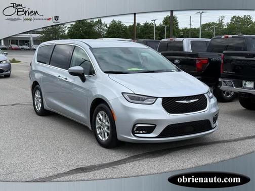 Silver Mist Clearcoat 2023 Chrysler Pacifica Touring-L