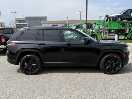 2023 Jeep Grand Cherokee Altitude