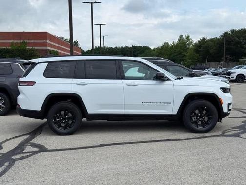 2025 Jeep Grand Cherokee L Laredo