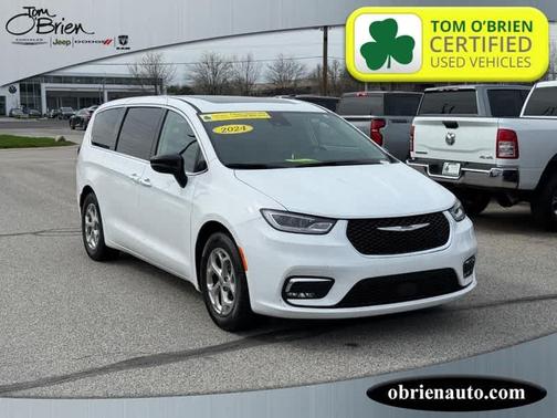 Bright White Clearcoat 2024 Chrysler Pacifica Limited