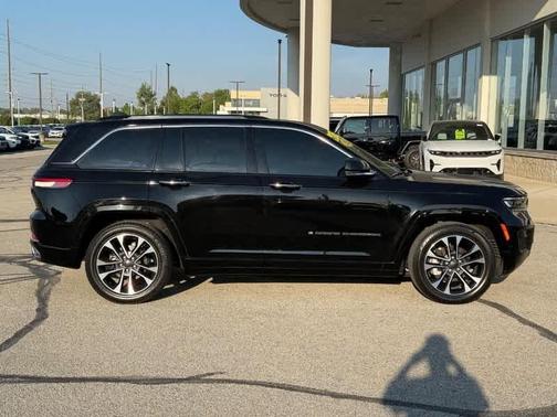 2022 Jeep Grand Cherokee Overland