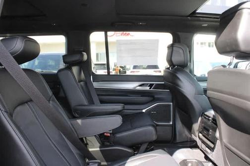 2025 Jeep Wagoneer Series II