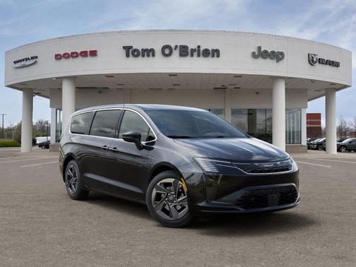 Diamond Black 2027 Chrysler Pacifica LIMITED