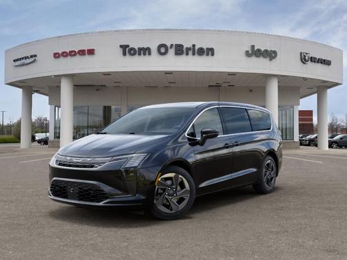 Diamond Black 2027 Chrysler Pacifica LIMITED