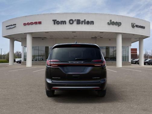 Diamond Black 2027 Chrysler Pacifica LIMITED