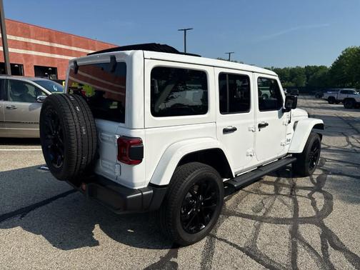 2022 Jeep Wrangler Unlimited 4xe Sahara