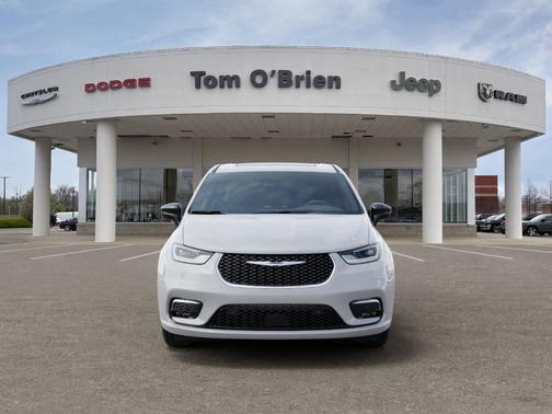 Bright White Clearcoat 2026 Chrysler Pacifica Select AWD
