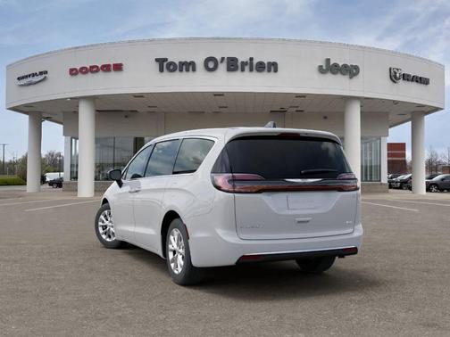 Bright White Clearcoat 2026 Chrysler Pacifica Select AWD