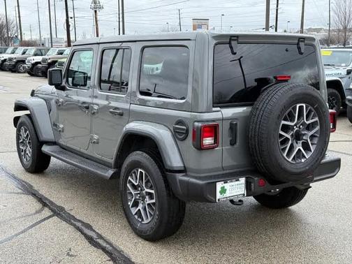 2022 Jeep Wrangler Unlimited Sahara Altitude