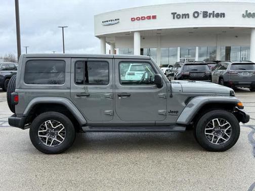 2022 Jeep Wrangler Unlimited Sahara Altitude