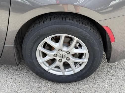 Granite Crystal Clearcoat Metallic 2021 Chrysler Voyager LXI