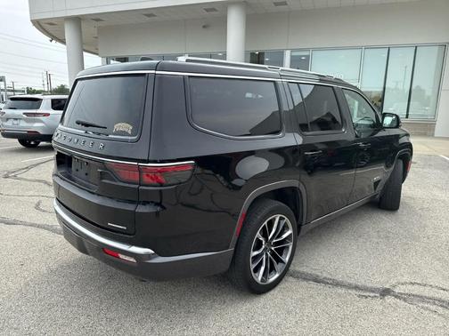 2022 Jeep Wagoneer Series III