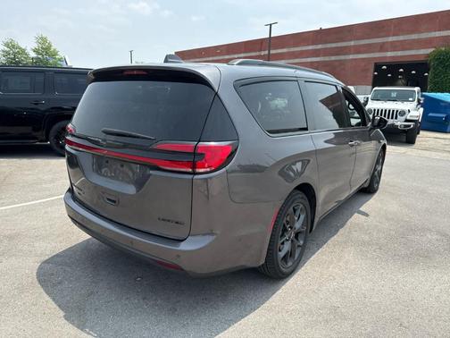 2022 Chrysler Pacifica Limited