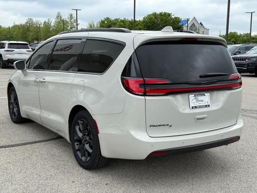 2021 Chrysler Pacifica Touring-L