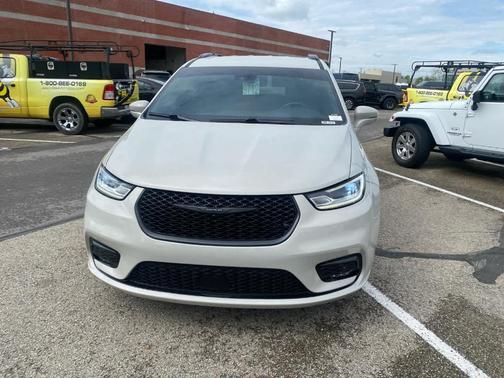 2021 Chrysler Pacifica Touring-L