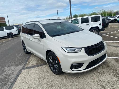 2021 Chrysler Pacifica Touring-L