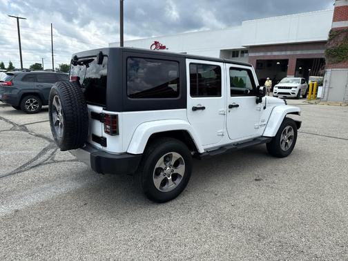 2018 Jeep Wrangler JK Unlimited Sahara