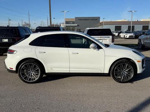 2023 Porsche Macan T