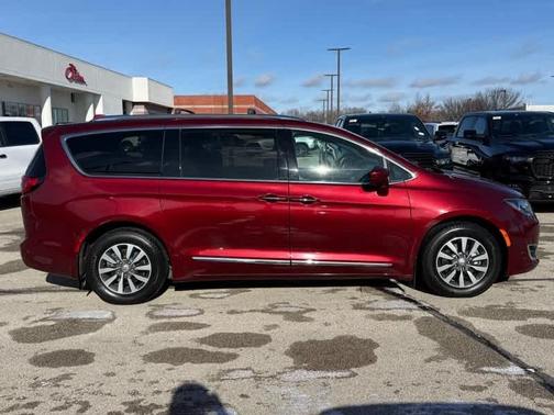 2020 Chrysler Pacifica Touring-L Plus