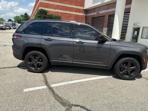 2023 Jeep Grand Cherokee Altitude