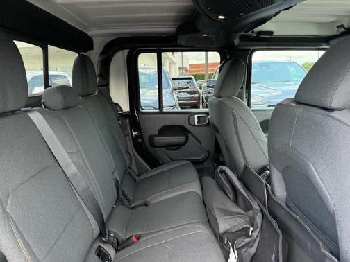 2025 Jeep Gladiator Sport