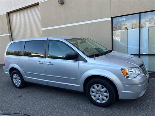 2010 Chrysler Town & Country LX
