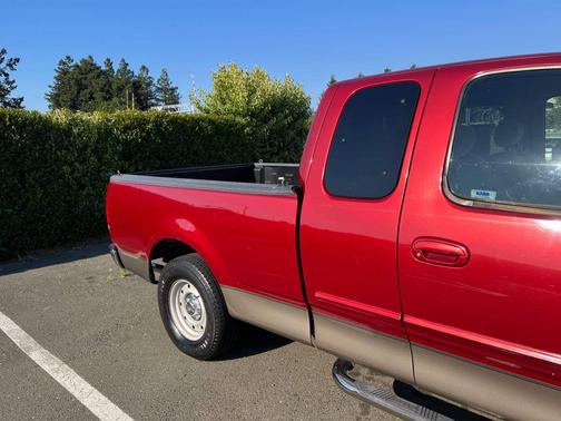 2002 Ford F-150 XLT SuperCab