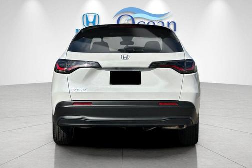 Platinum White Pearl 2027 Honda HR-V LX
