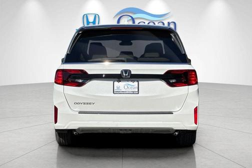 Platinum White Pearl 2026 Honda Odyssey EX-L