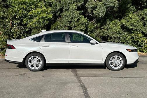 2025 Honda Accord LX 1.5T